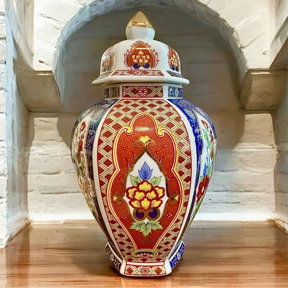 Vintage Imari Japanese Lidded Ginger Jar 8" - Picture 4 of 16